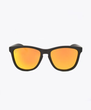 солнцезащитные очки с оранжевыми линзами